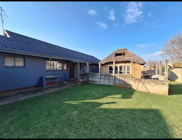 3 BEDROOM HOUSE FOR SALE IN VANDERBIJLPARK SE 6